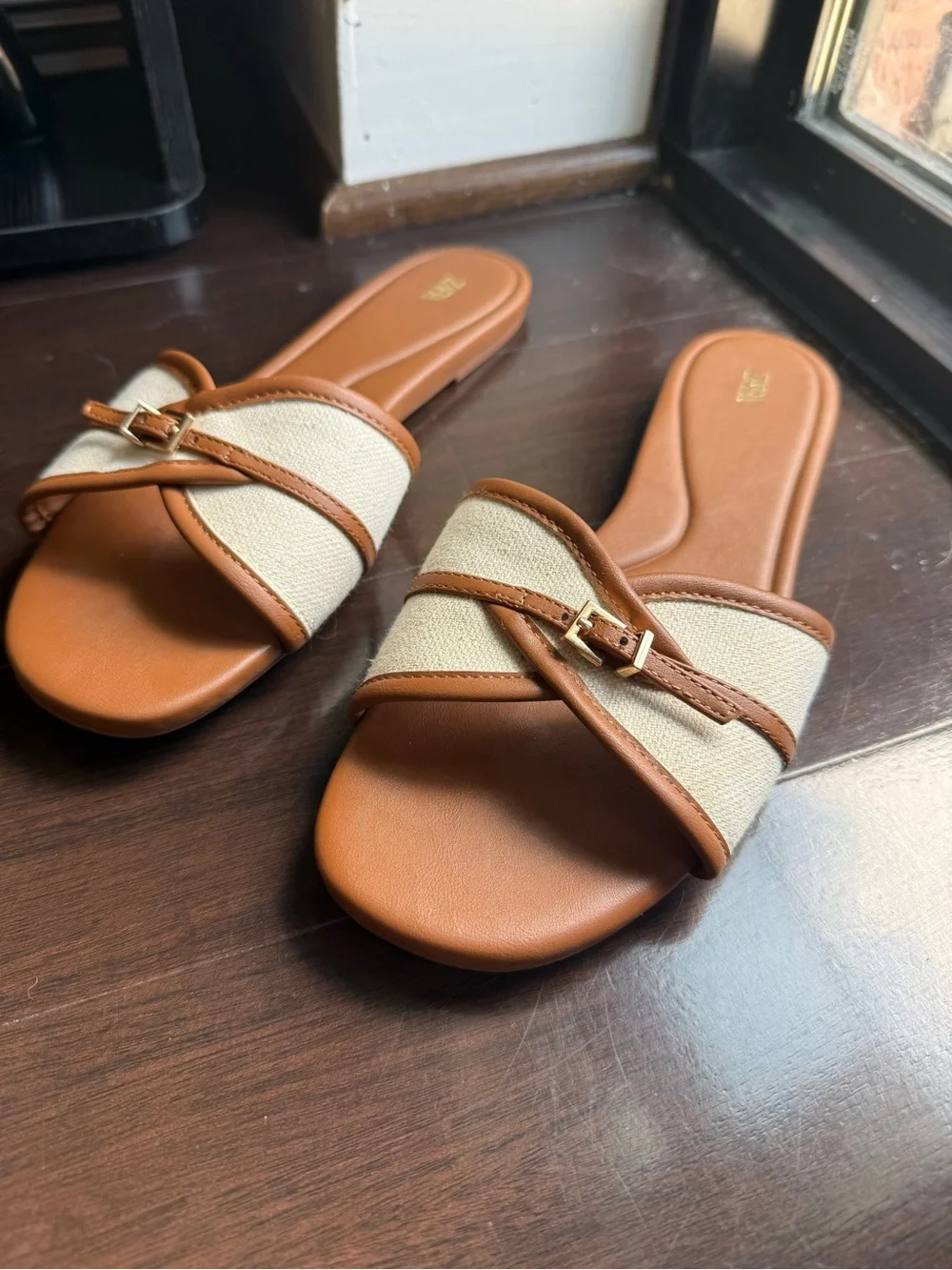 Zara Women’s Cream and Brown BUCKLE FLAT FABRIC SANDALS Size 8 - Picture 3 of 4